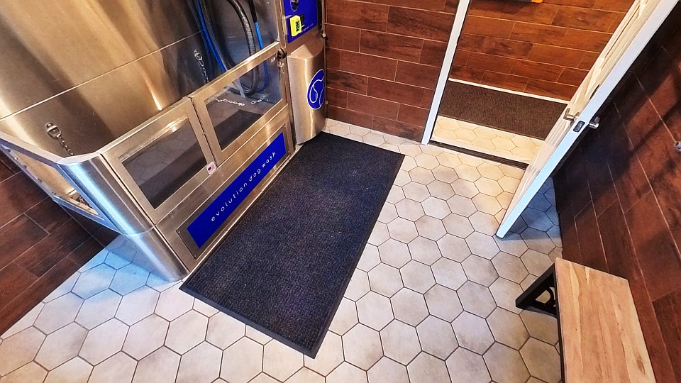 Dog wash room floor non-slip safety mat